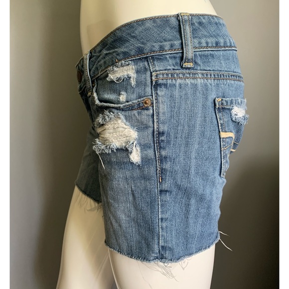 AEO : distressed denim low rise cut off shorts - Picture 3 of 14